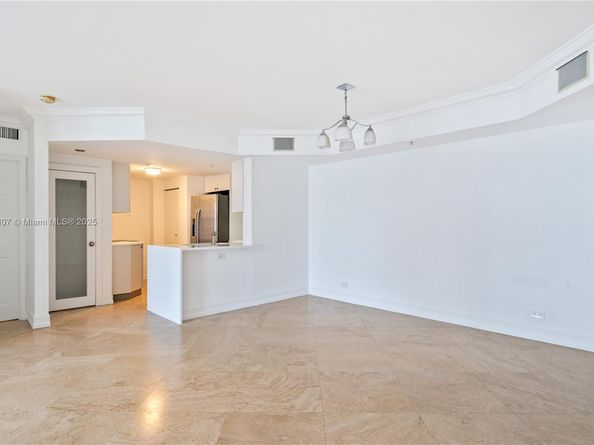 701 Brickell Key Blvd 1411, Miami FL 33131