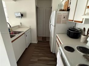 510 S Park Rd 1014, Hollywood FL 33021