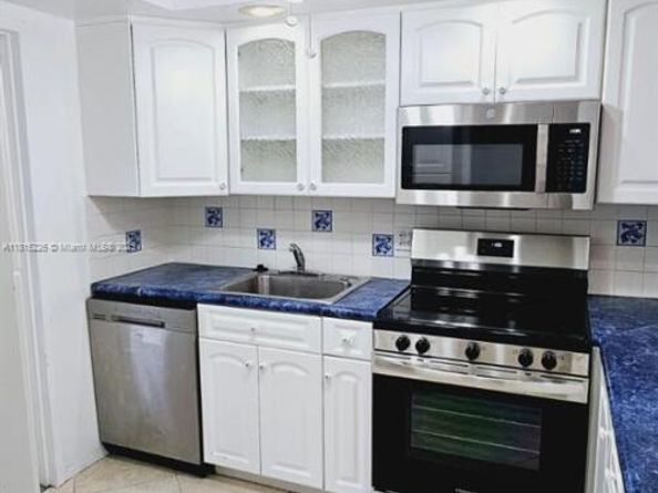 1100 Pine Dr 106, Pompano Beach FL 33060