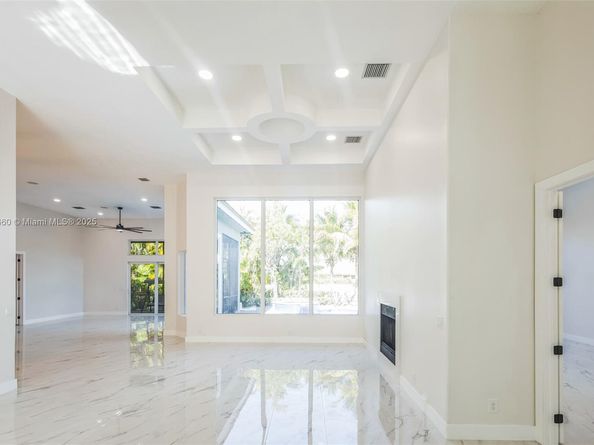 6360 NW 120th Dr, Coral Springs FL 33076
