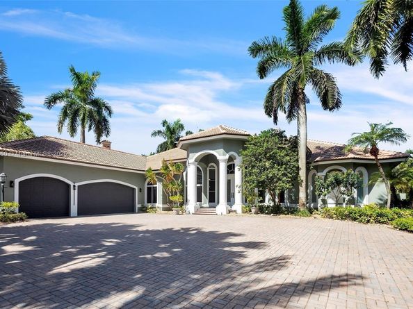 6360 NW 120th Dr, Coral Springs FL 33076
