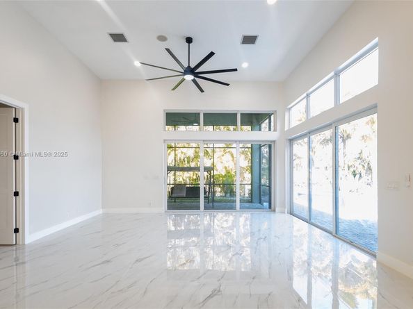 6360 NW 120th Dr, Coral Springs FL 33076