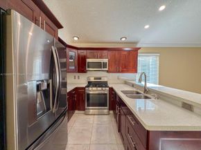 16930 SW 139th Pl, Miami FL 33177