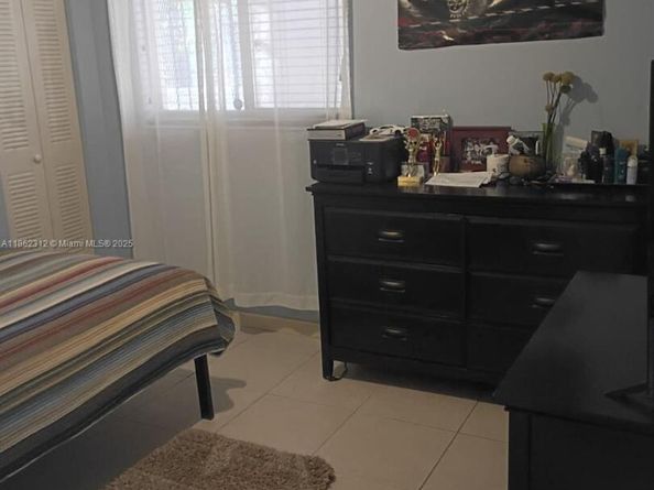 Undisclosed Address #A11862312, Miami FL 33136