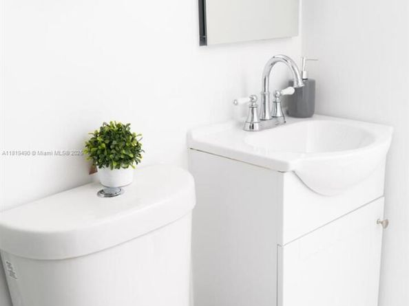 Undisclosed Address #A11819490, North Miami Beach FL 33179