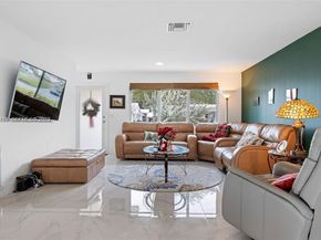 1086 NW 88th Way, Plantation FL 33322