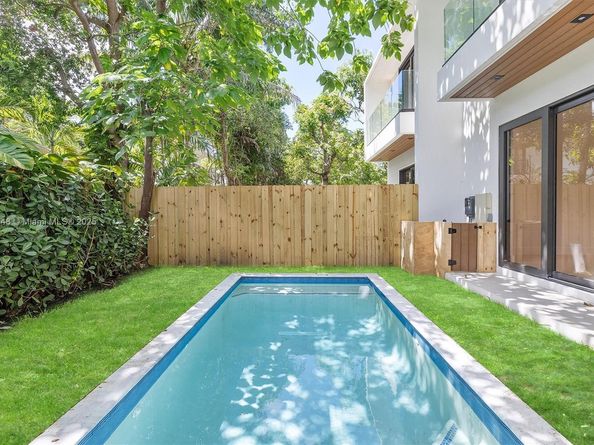 3161 Hibiscus St 3161, Miami FL 33133