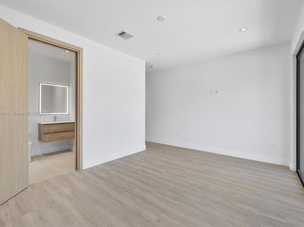 3161 Hibiscus St 3161, Miami FL 33133