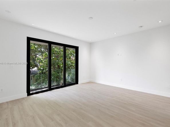 3161 Hibiscus St 3161, Miami FL 33133