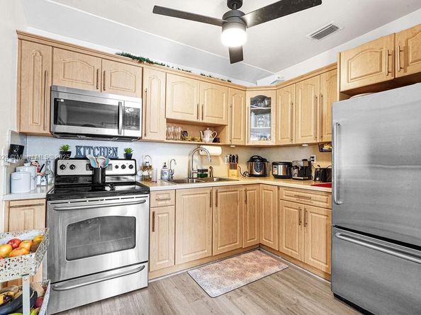 6501 SW 4th St, Miami FL 33144