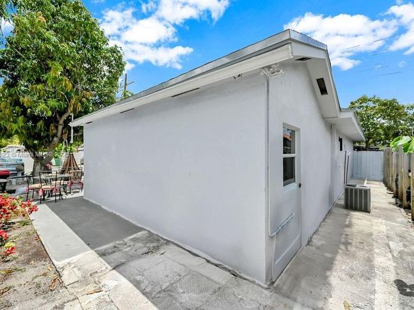 6501 SW 4th St, Miami FL 33144