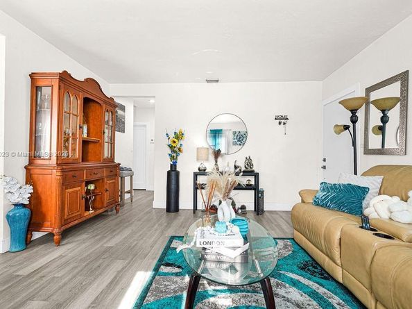 6501 SW 4th St, Miami FL 33144