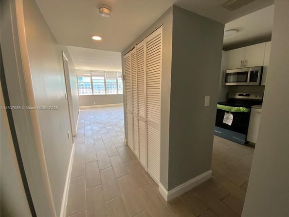 2025 NE 164th St 807, North Miami Beach FL 33162