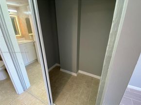 2025 NE 164th St 807, North Miami Beach FL 33162
