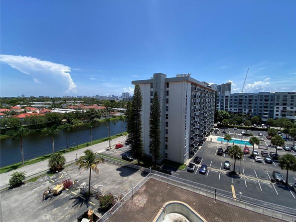 2025 NE 164th St 807, North Miami Beach FL 33162