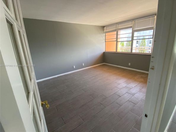 2025 NE 164th St 807, North Miami Beach FL 33162