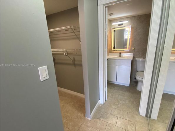 2025 NE 164th St 807, North Miami Beach FL 33162