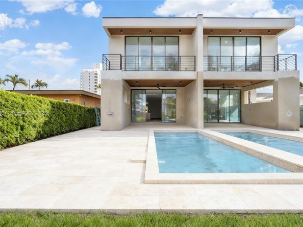 1501 SW 21 St, Miami FL 33145