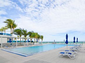 2751 S Ocean Dr 1707S, Hollywood FL 33019