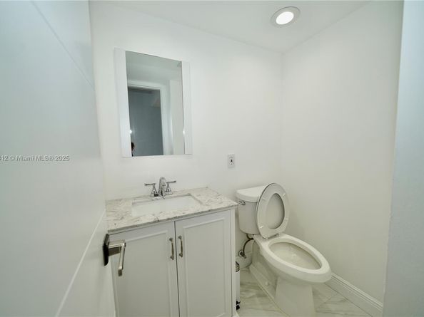 2541 Aragon Blvd 305, Sunrise FL 33322