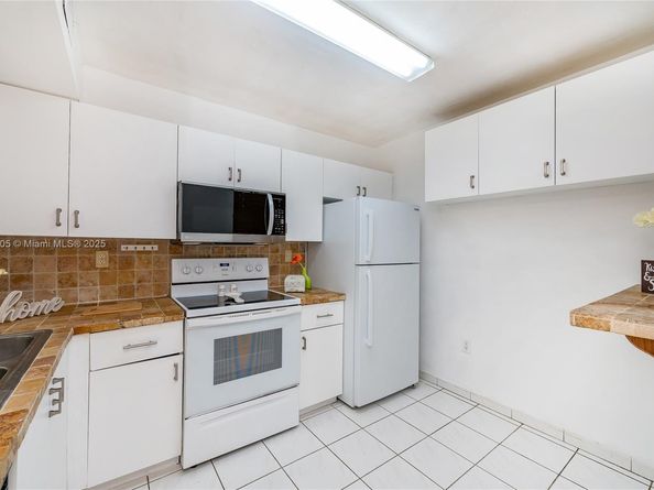 12521 NW 11th Ln 105, Miami FL 33182