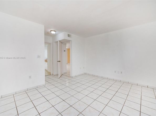 12521 NW 11th Ln 105, Miami FL 33182