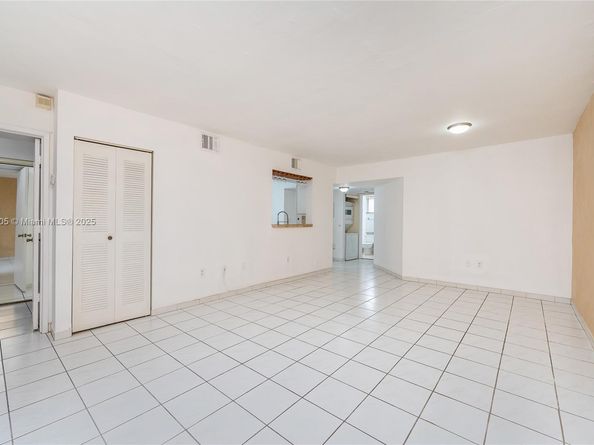 12521 NW 11th Ln 105, Miami FL 33182