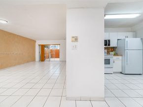 12521 NW 11th Ln 105, Miami FL 33182