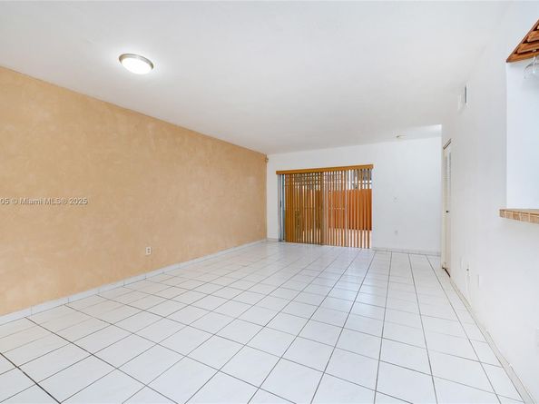 12521 NW 11th Ln 105, Miami FL 33182