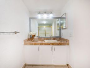 12521 NW 11th Ln 105, Miami FL 33182