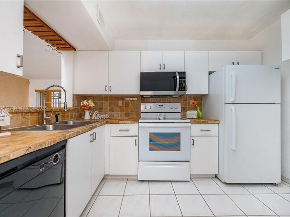 12521 NW 11th Ln 105, Miami FL 33182