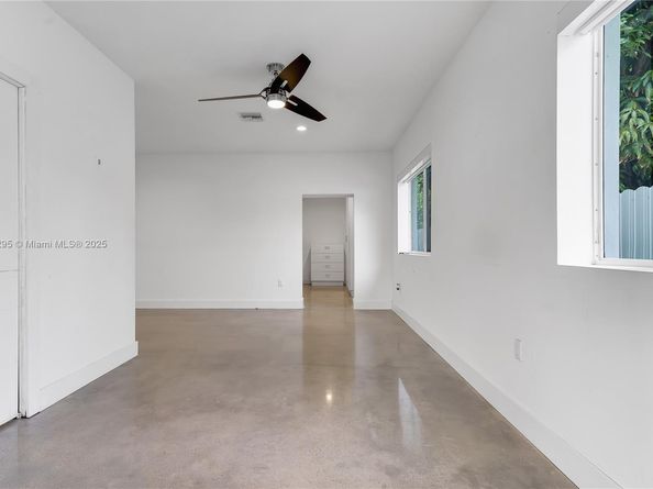 2247 NW 2nd St, Miami FL 33125