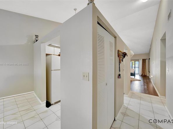 3100 NW 46th St 203, Oakland Park FL 33309