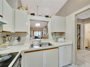 3100 NW 46th St 203, Oakland Park FL 33309