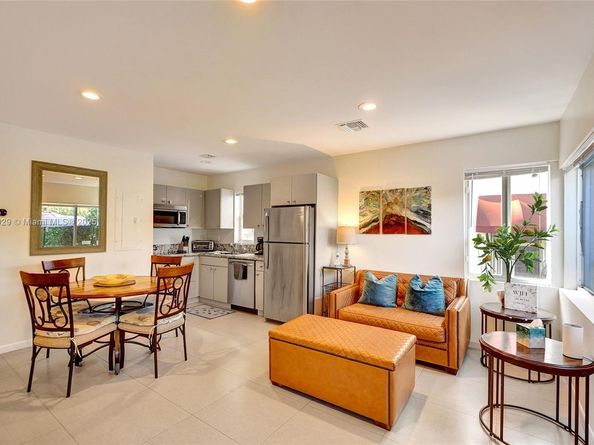 322 Oklahoma St, Hollywood FL 33019