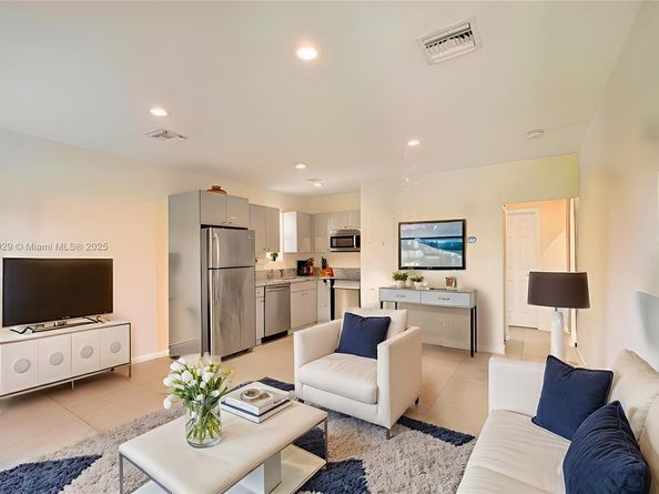 322 Oklahoma St, Hollywood FL 33019