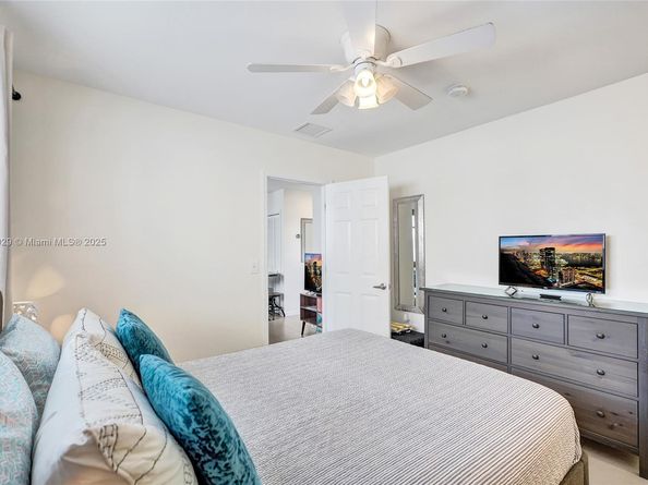 322 Oklahoma St, Hollywood FL 33019