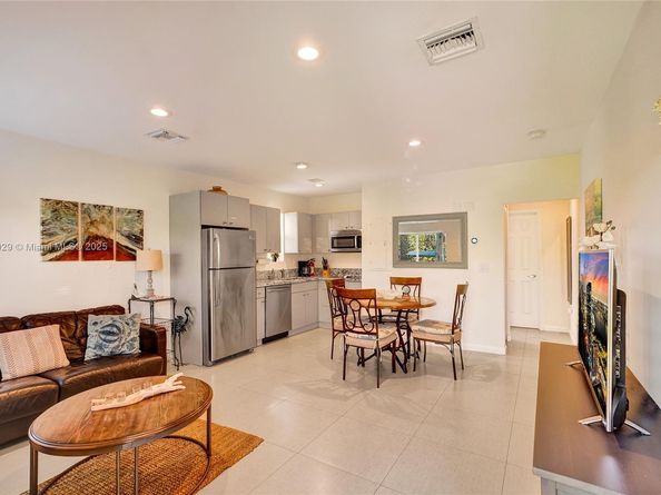 322 Oklahoma St, Hollywood FL 33019