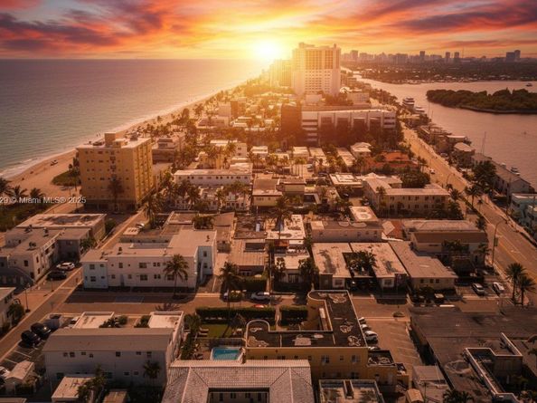 322 Oklahoma St, Hollywood FL 33019