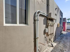 322 Oklahoma St, Hollywood FL 33019