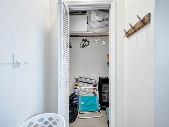 322 Oklahoma St, Hollywood FL 33019