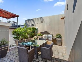 322 Oklahoma St, Hollywood FL 33019