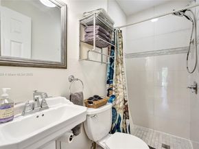 322 Oklahoma St, Hollywood FL 33019