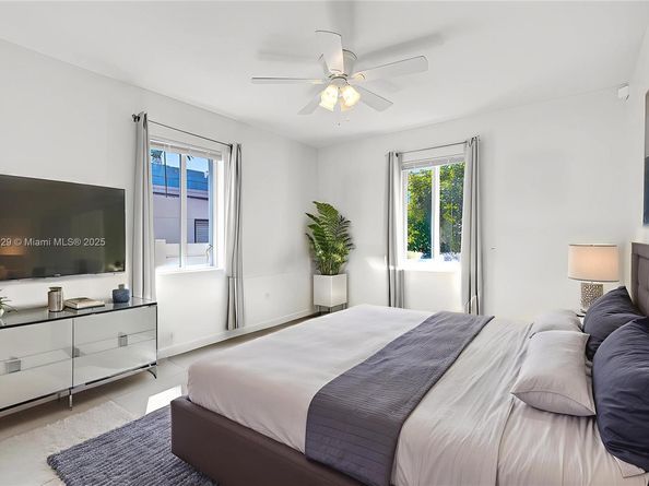 322 Oklahoma St, Hollywood FL 33019