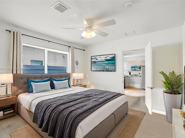 322 Oklahoma St, Hollywood FL 33019