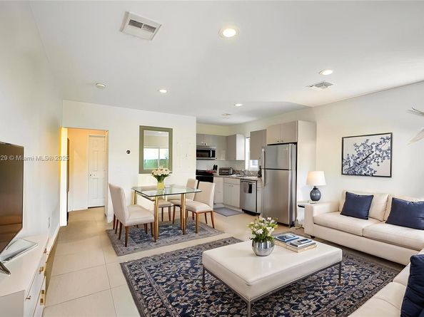 322 Oklahoma St, Hollywood FL 33019