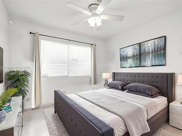 322 Oklahoma St, Hollywood FL 33019