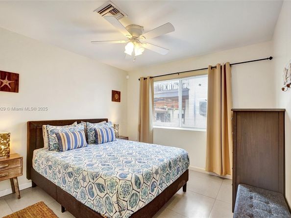 322 Oklahoma St, Hollywood FL 33019