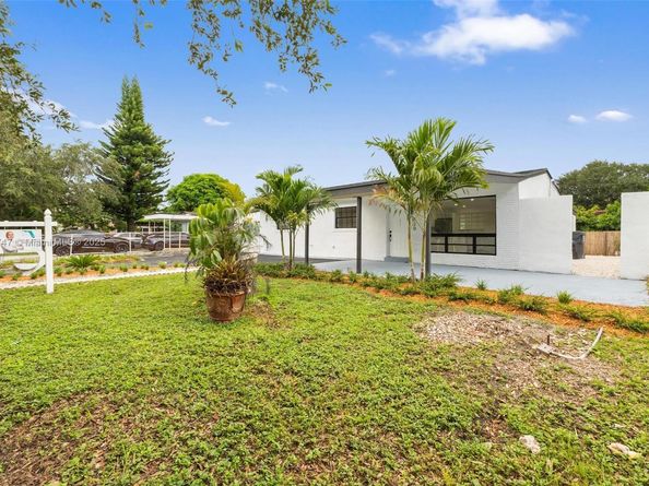 620 N 64th Ave, Hollywood FL 33024