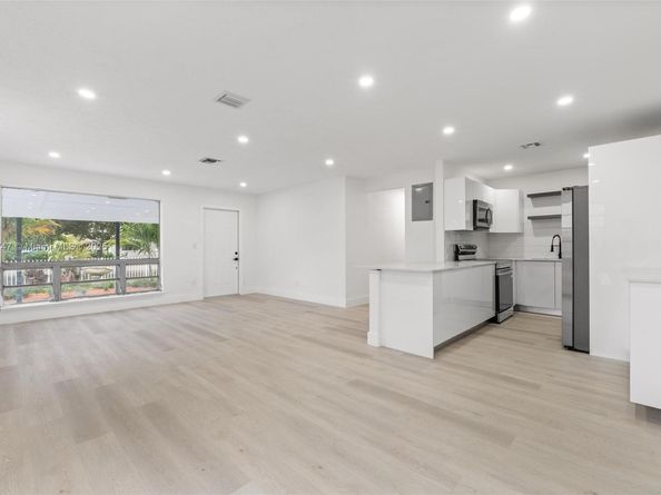 620 N 64th Ave, Hollywood FL 33024